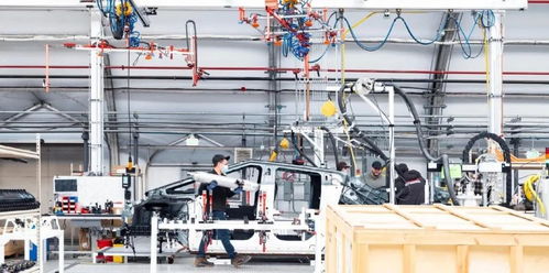 当效率神话遭遇人性期待 上海特斯拉工厂“机器故障”现象背后的技术与人